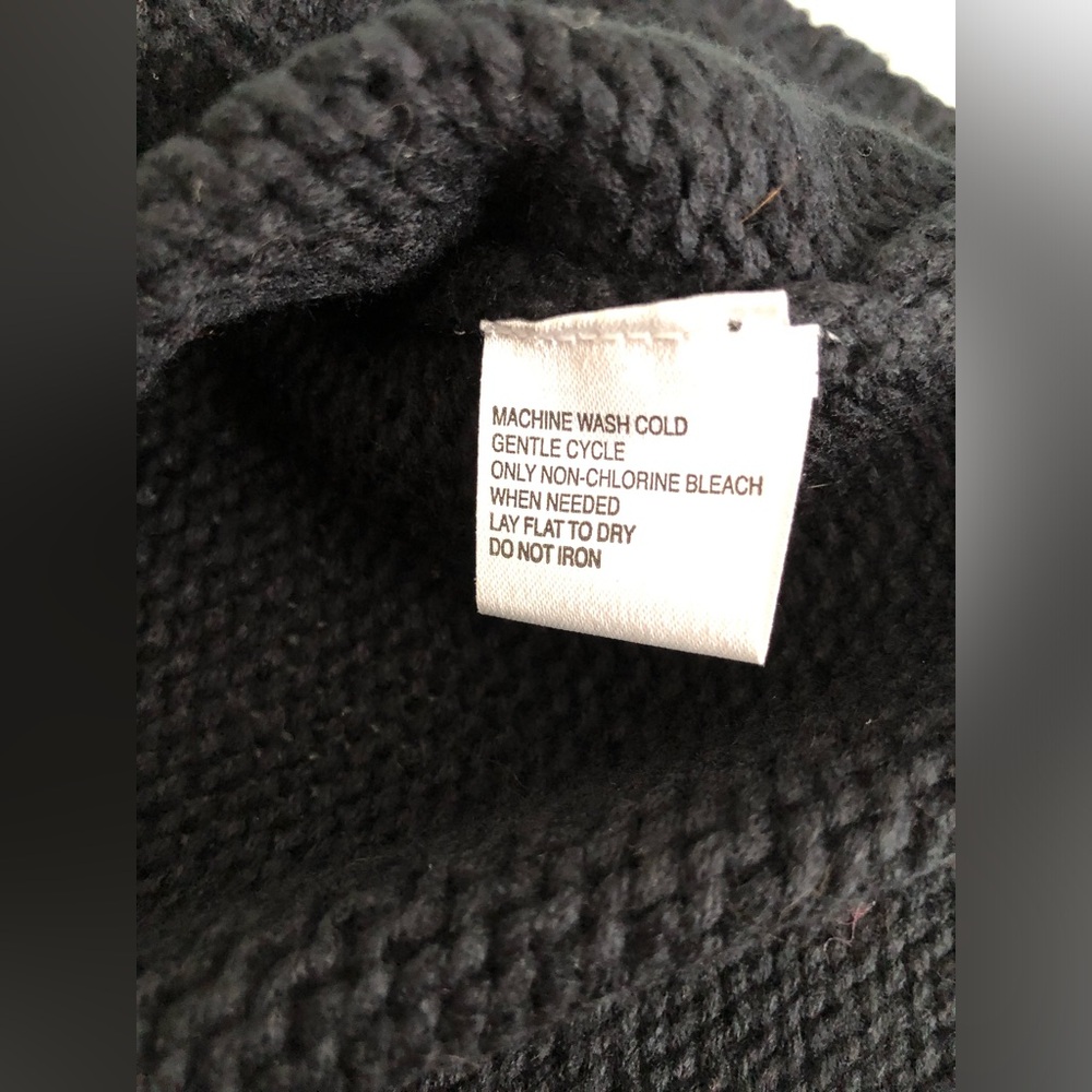 90’s Energie rich black knit sweater with sexy functional zipper accent. - Picture 5 of 10